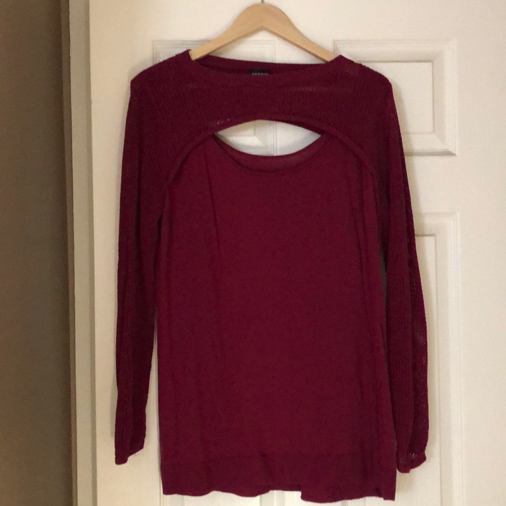 Long sleeve mesh looking top